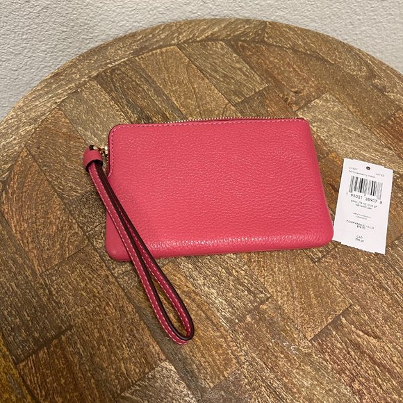 Coach Corner Zip Wristlet With Horse And Carriage - Picture 3 of 5